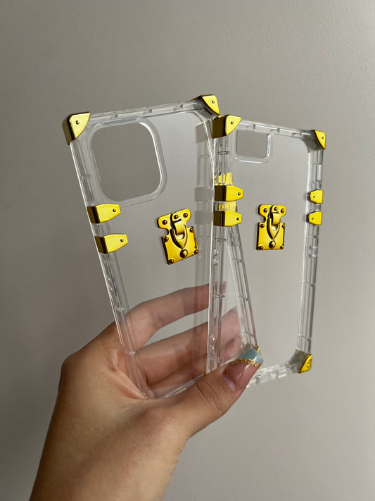Carcasa transparente rectangular, detalles dorados ✨ SALE!