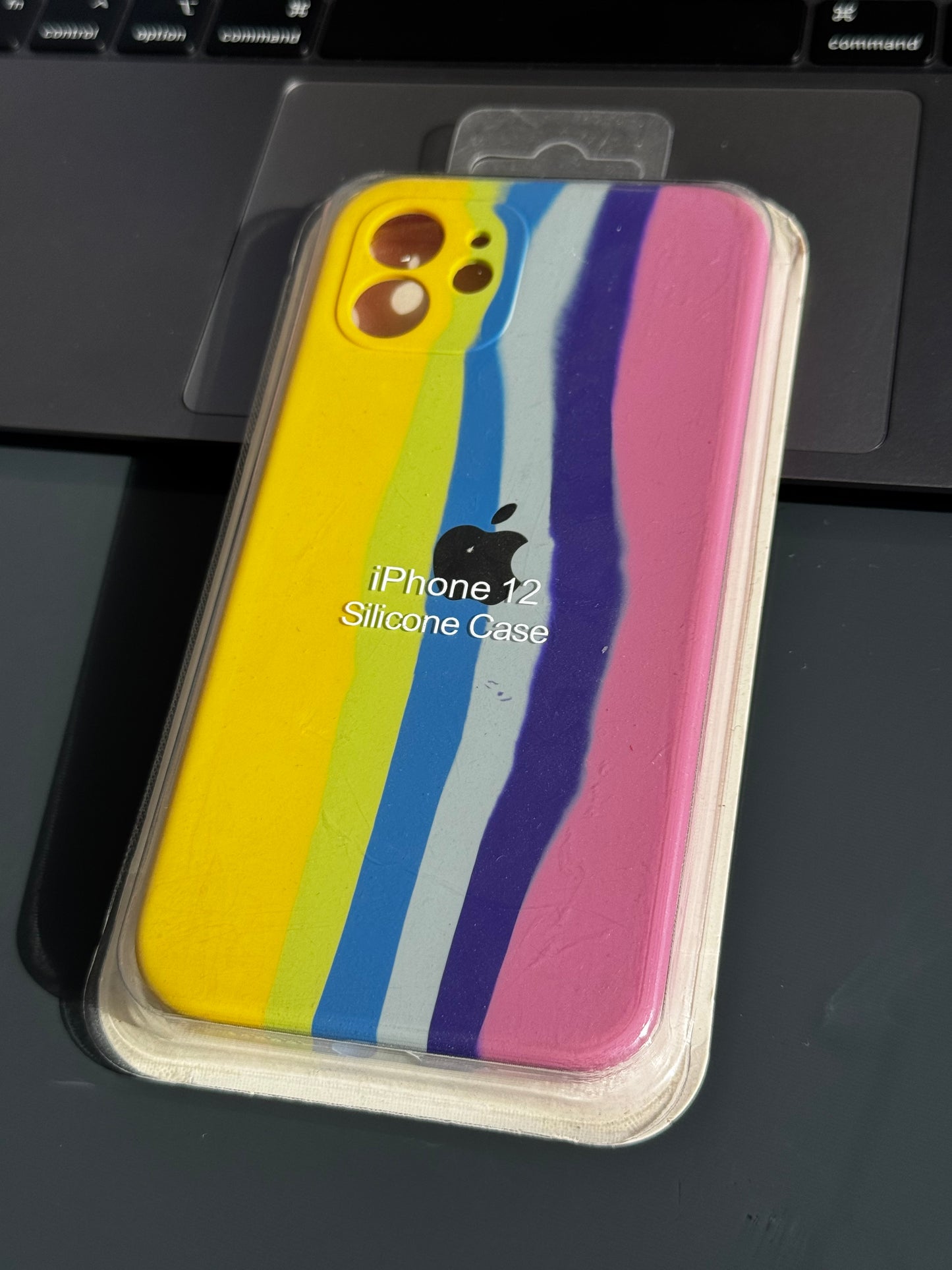 Carcasa tipo original, diseño arcoíris 🌈  iPhone 12 normal 📱