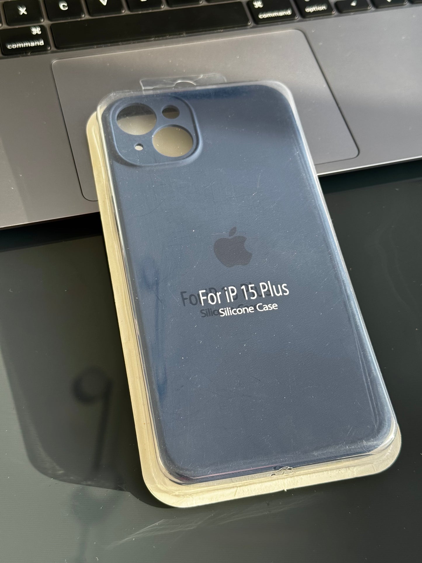 Carcasa tipo original con protección en cámara: iPhone 15PLUS 📱