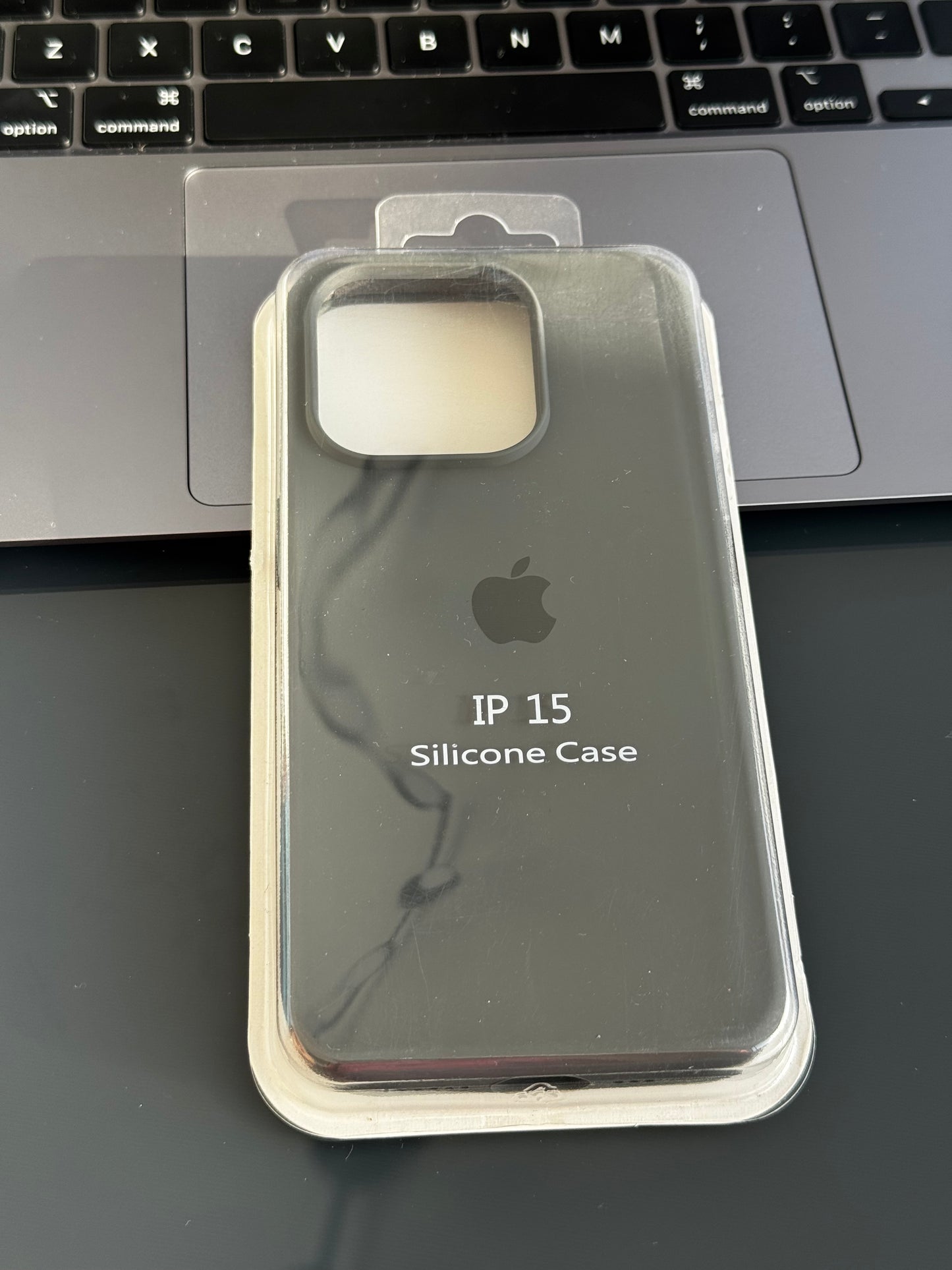 Carcasa tipo original con abertura de cámara: iPhone 15PRO📱