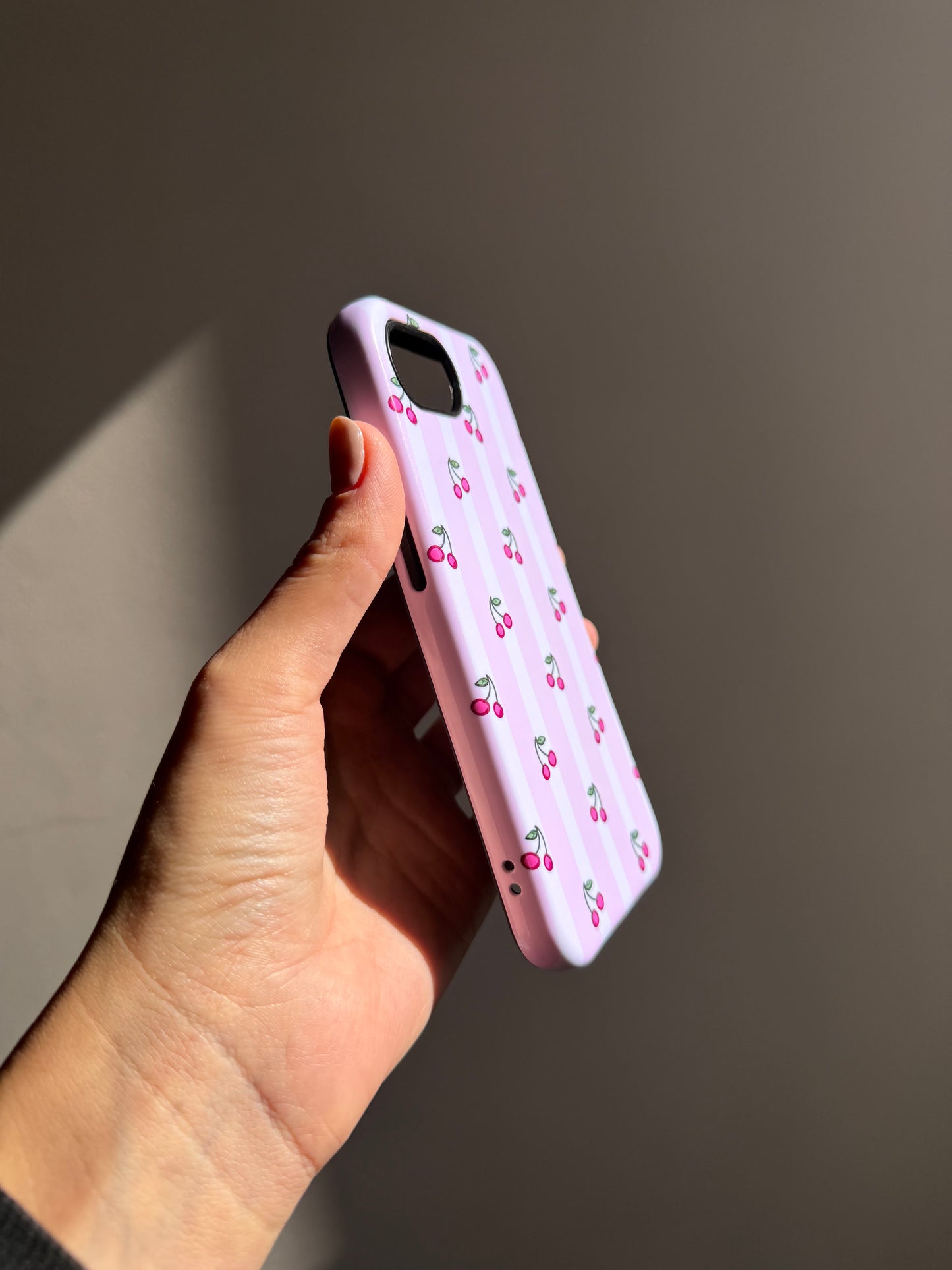 Carcasa diseños Cherry/Vaca  (doble protección) iPhone 16E/17E