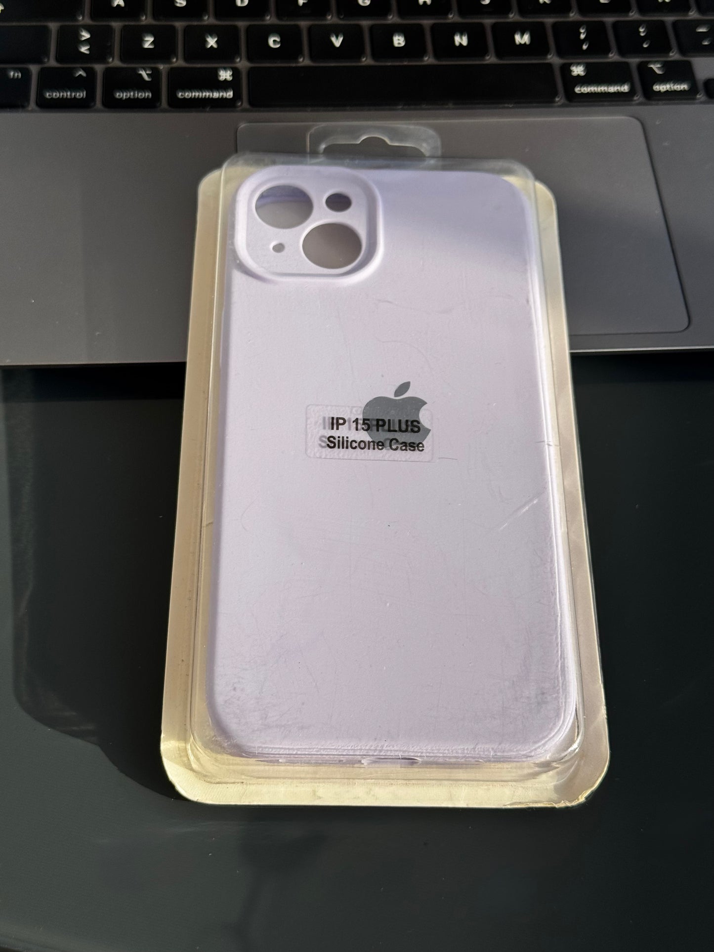 Carcasa tipo original con protección en cámara: iPhone 15PLUS 📱