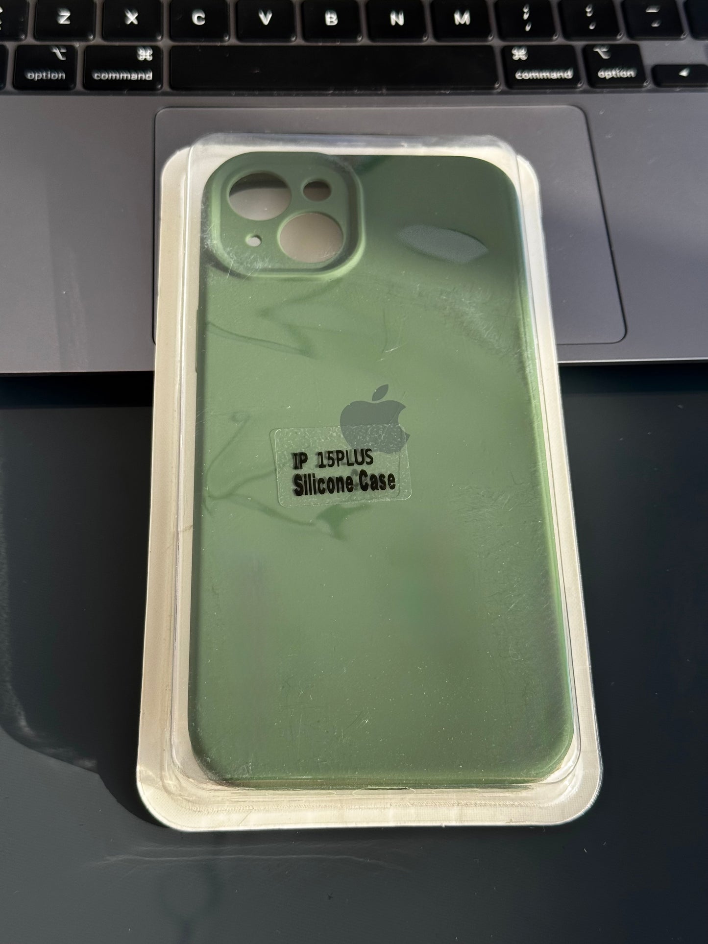 Carcasa tipo original con protección en cámara: iPhone 15PLUS 📱