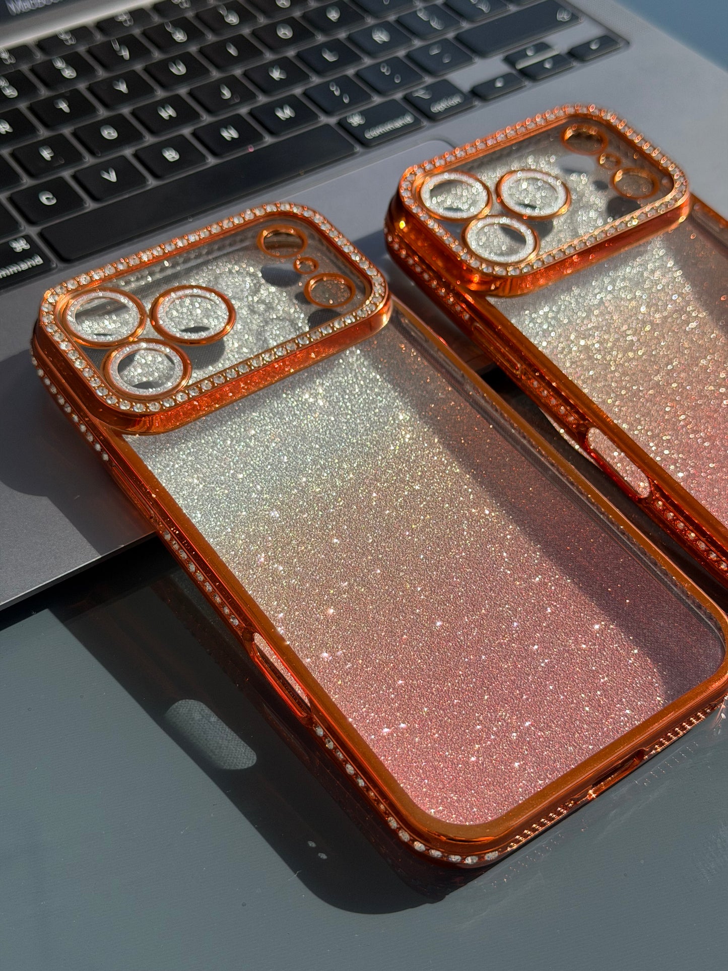 Carcasa Shine 🧡✨ (iPhone 17Pro/17ProMax)