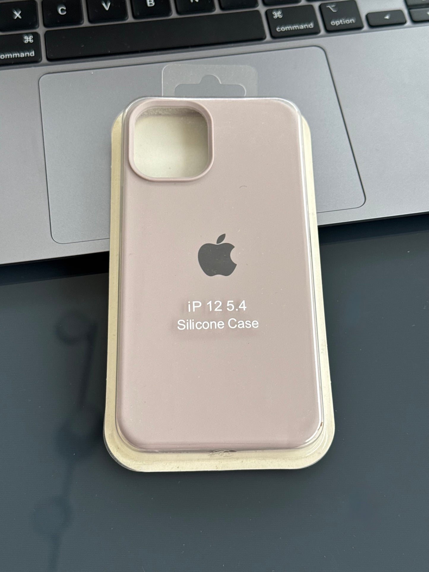 Carcasa tipo original con abertura en cámara: iPhone 12MINI📱