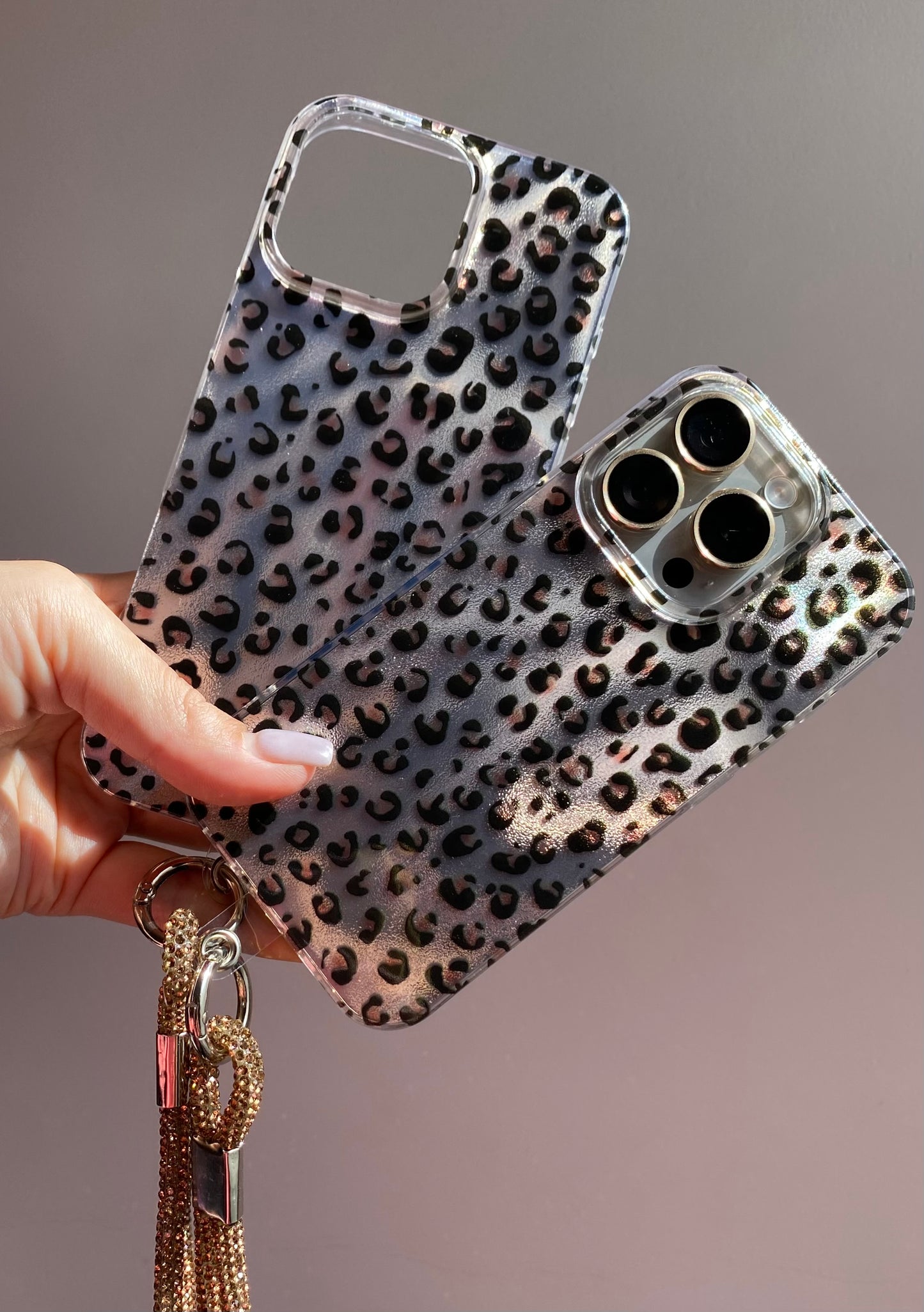 Carcasa Print tonos café 🤎🐆 (no incluye accesorios)