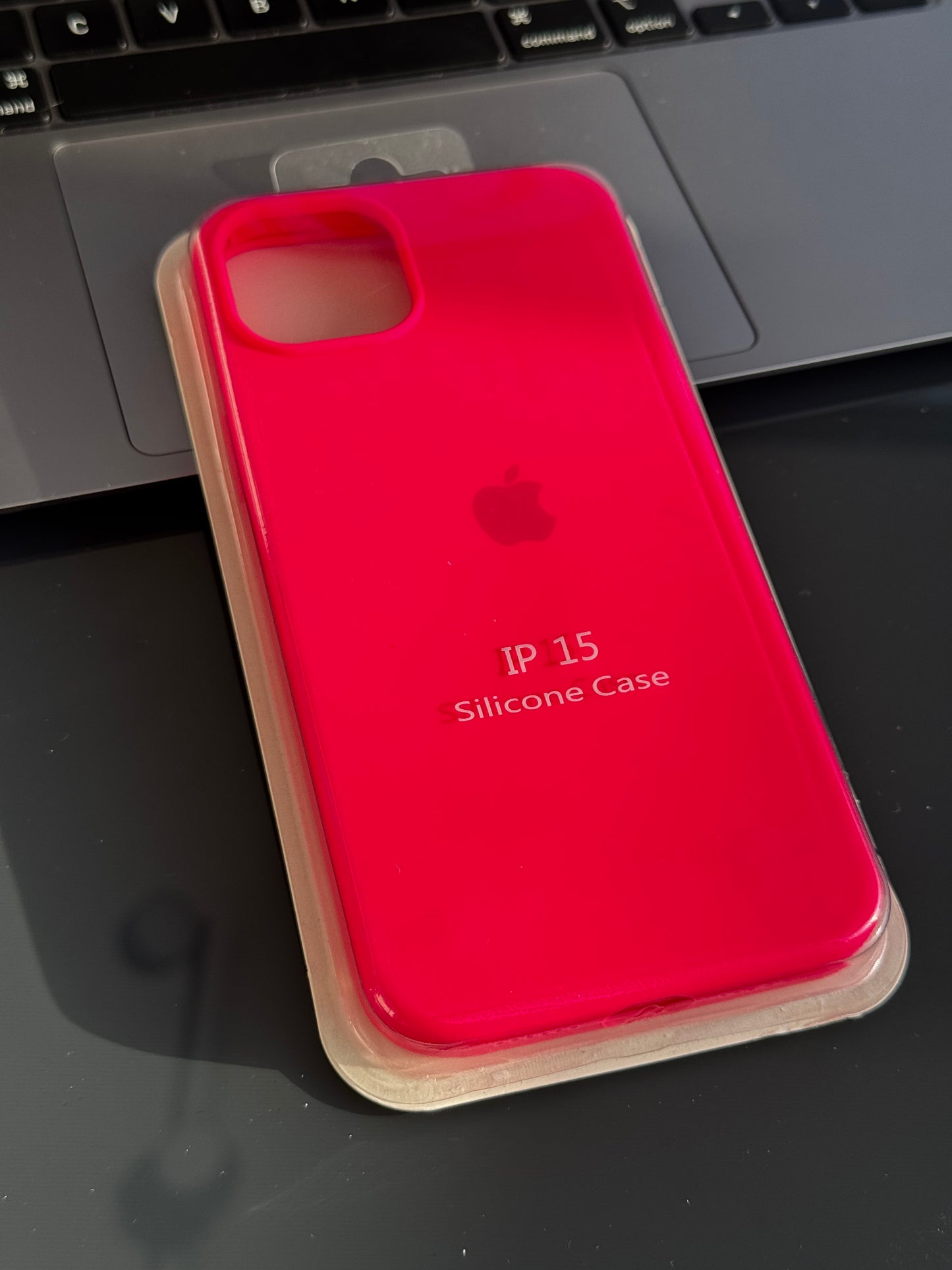 Carcasa tipo original con abertura de cámara: iPhone 15PLUS 📱