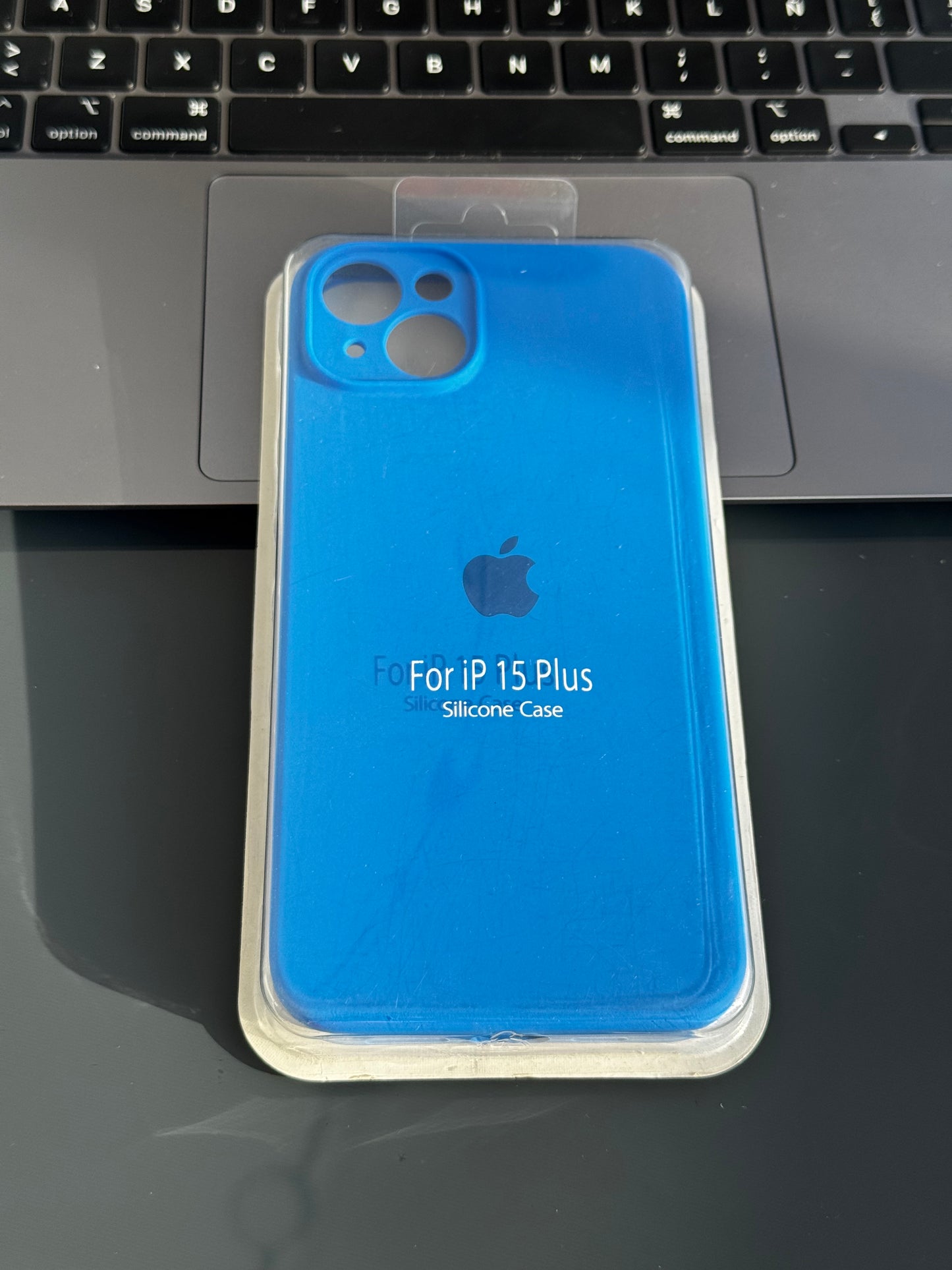 Carcasa tipo original con protección en cámara: iPhone 15PLUS 📱