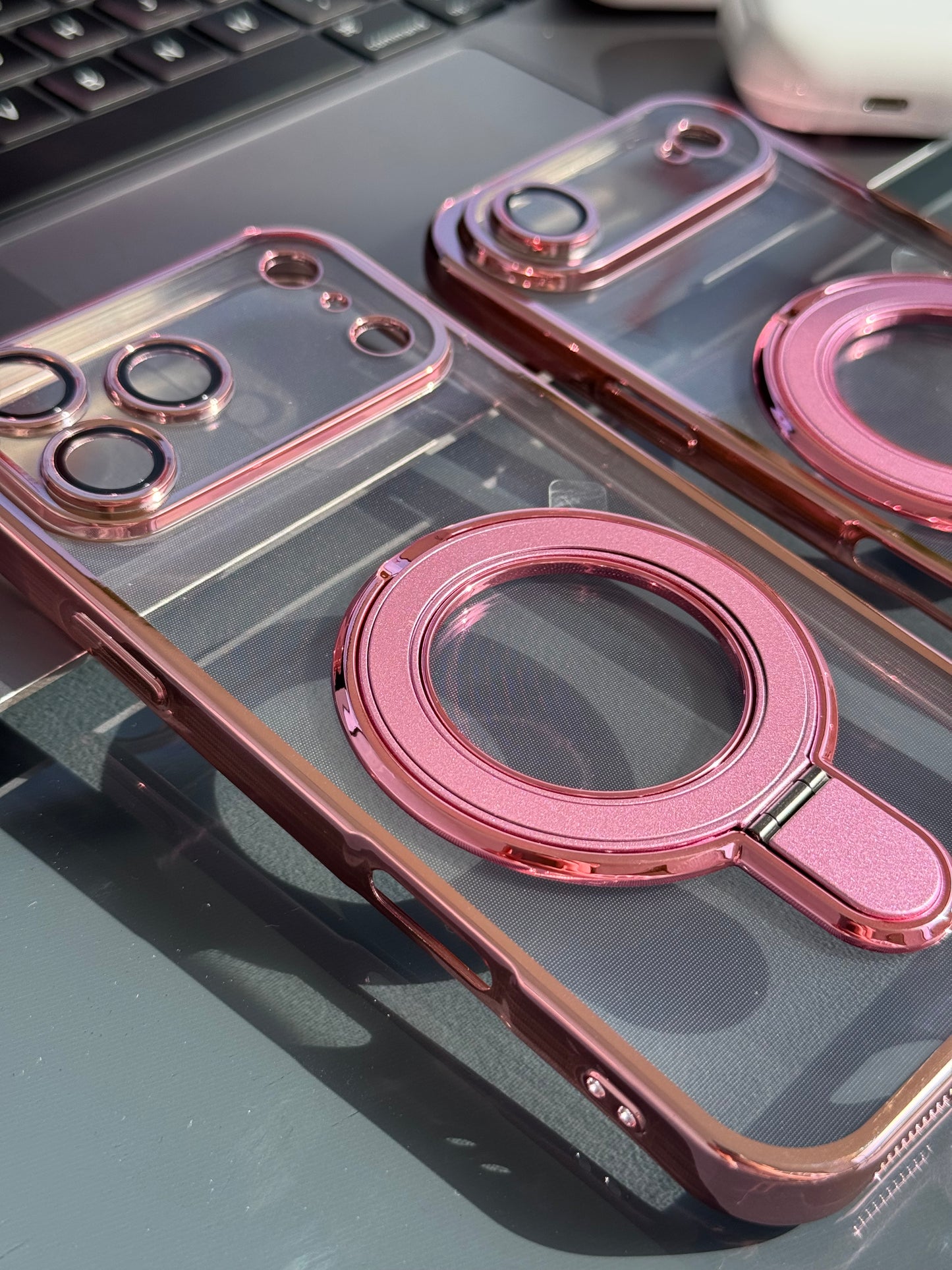 Carcasa bordes rose gold, con popsocket/magsafe adherente 📱