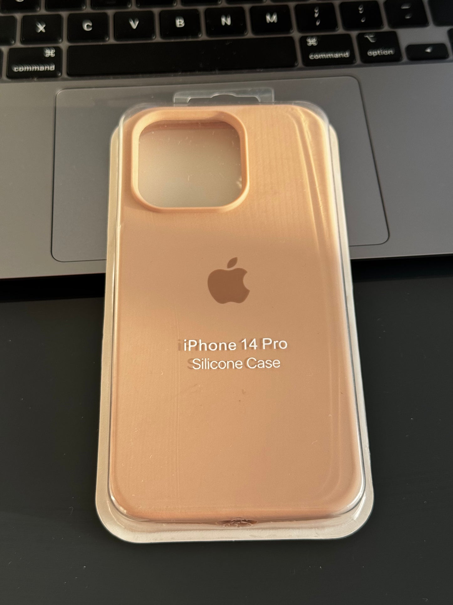 Carcasa tipo original con abertura en cámara: iPhone 14PRO 📱