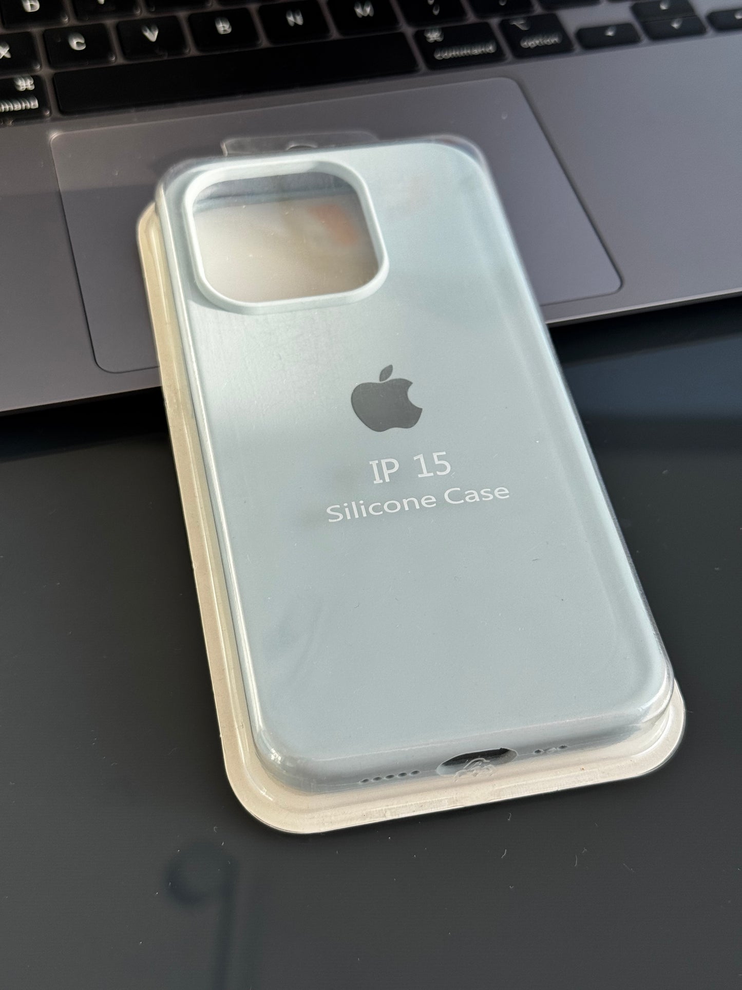 Carcasa tipo original con abertura de cámara: iPhone 15PRO📱