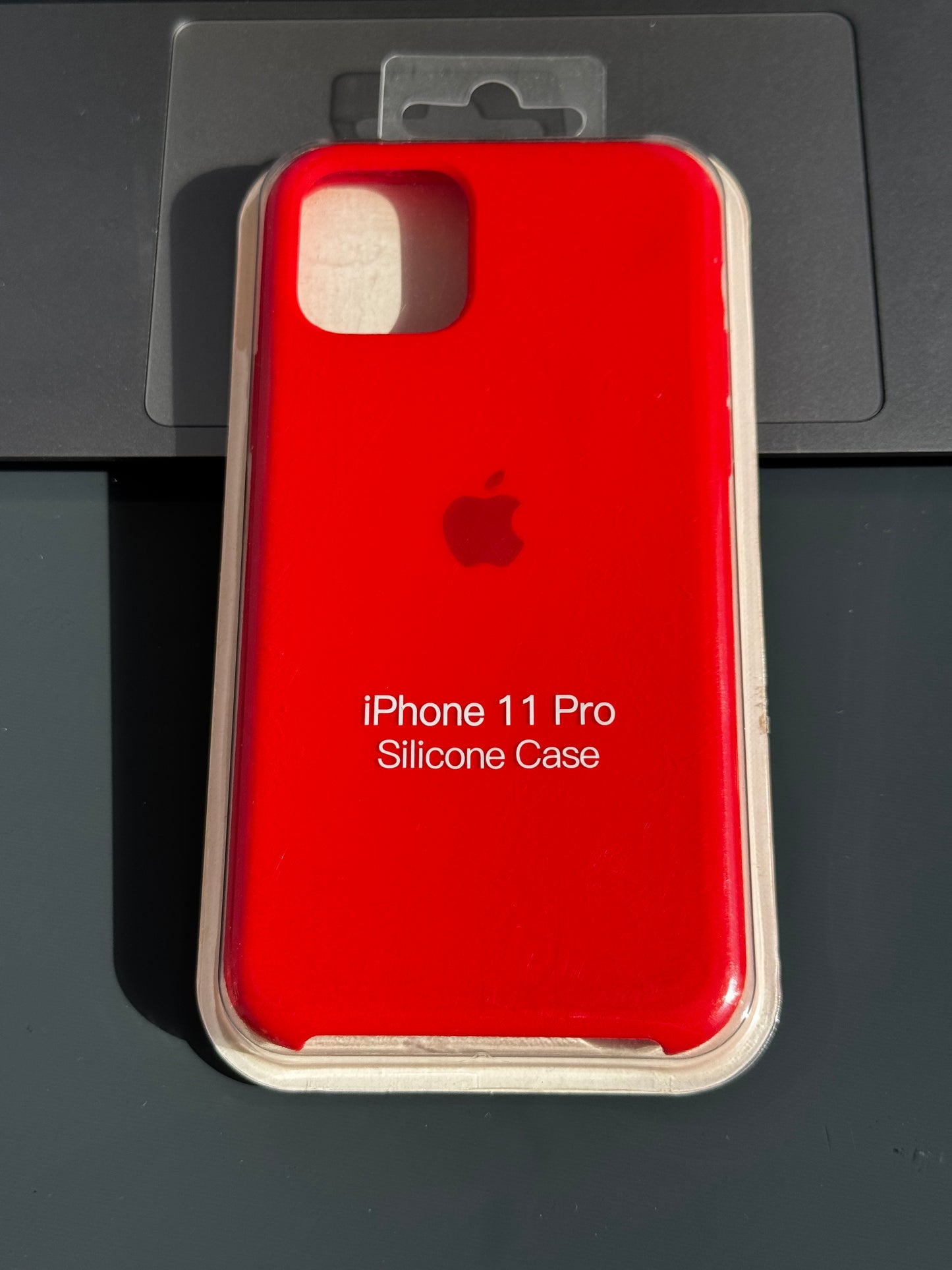 Carcasa tipo original con abertura de cámara: iPhone 11 PRO📱