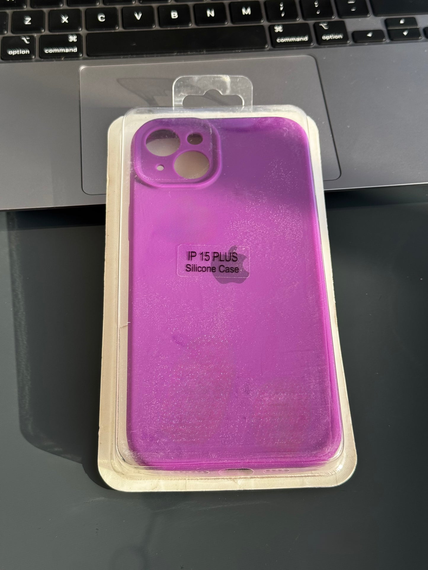 Carcasa tipo original con protección en cámara: iPhone 15PLUS 📱