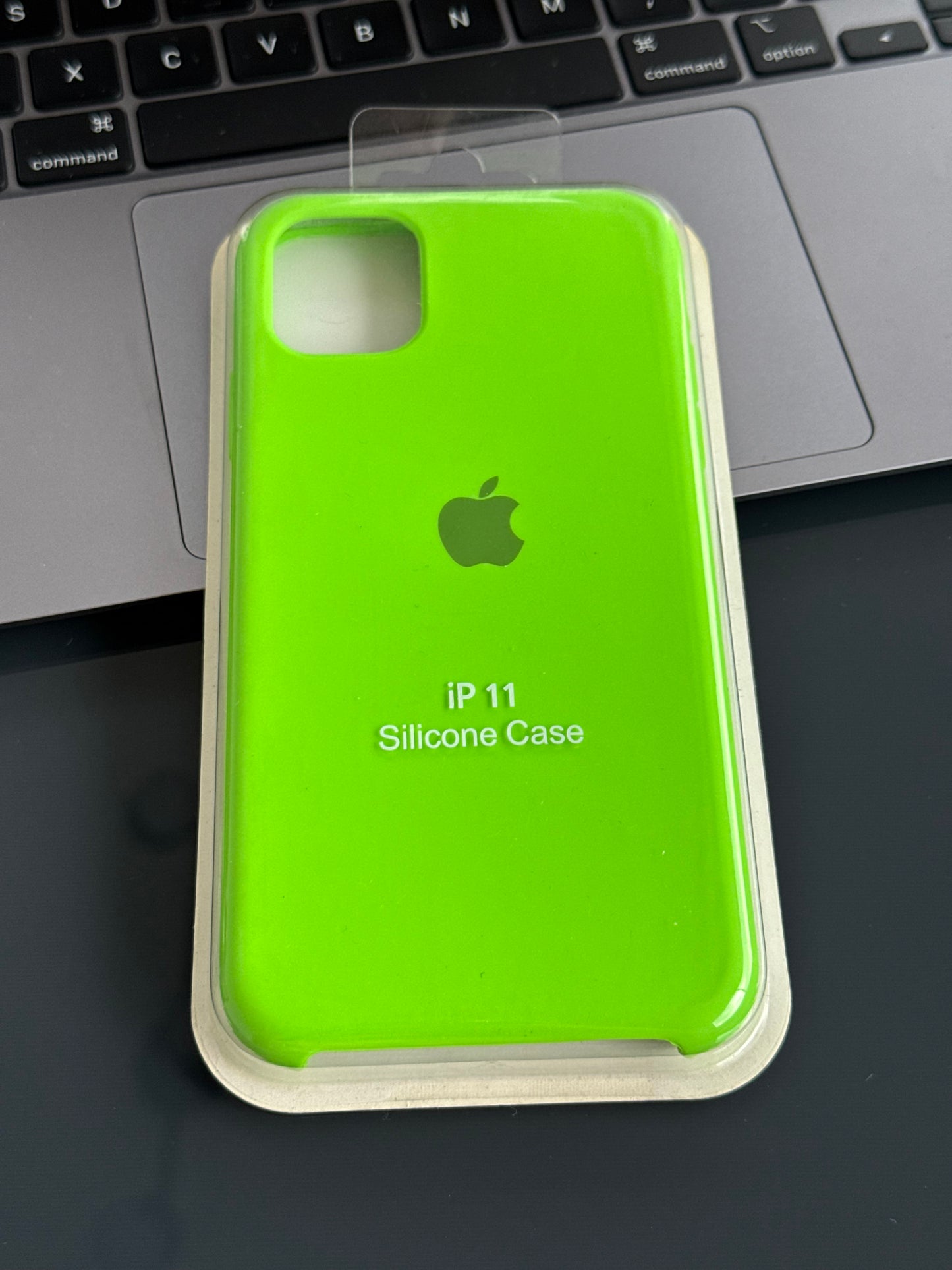 Carcasa tipo original, con abertura de cámara: iPhone 11 📱