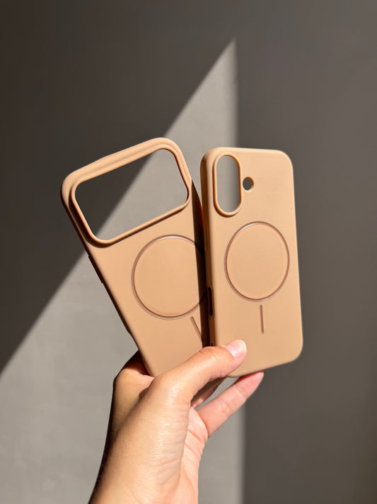 Carcasa de silicona en color café 🤎 iPhone 17/17Pro/17ProMax