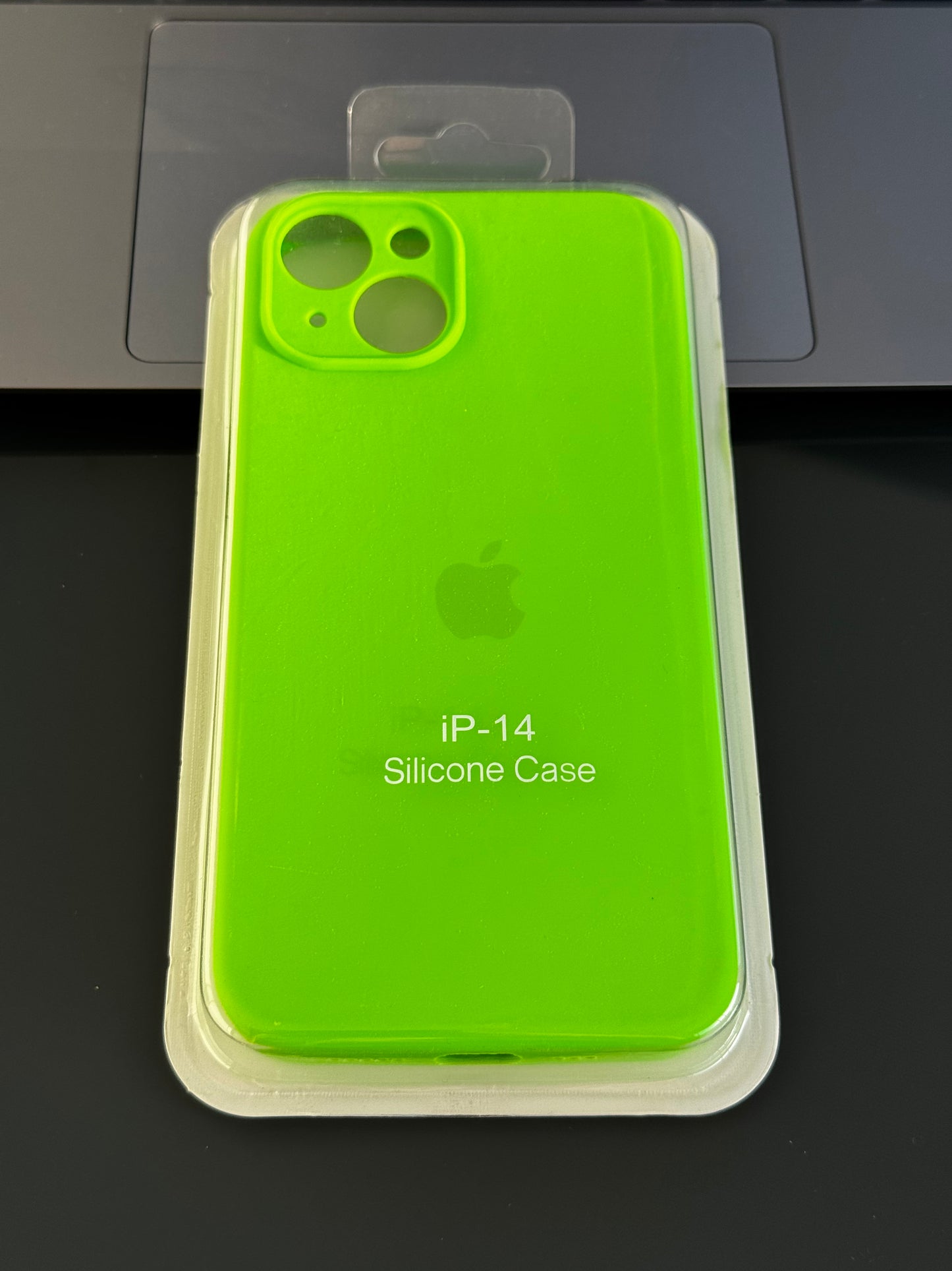 Carcasa tipo original, con protección de cámara: iPhone 14 📱