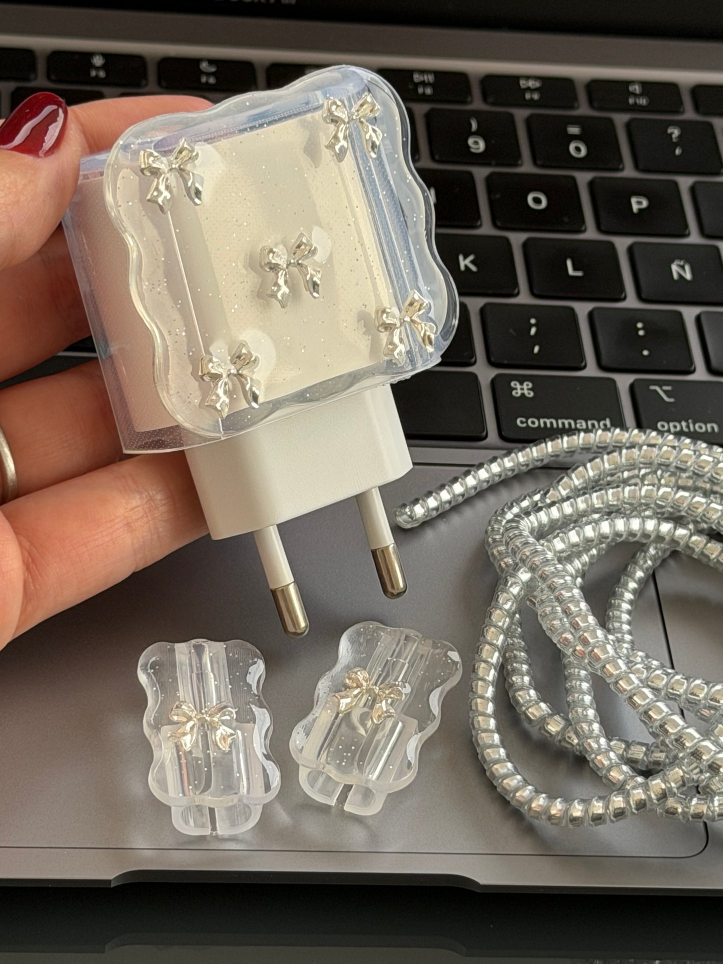 Protector de adaptador C(20W) coquette plateado 🩶✨
