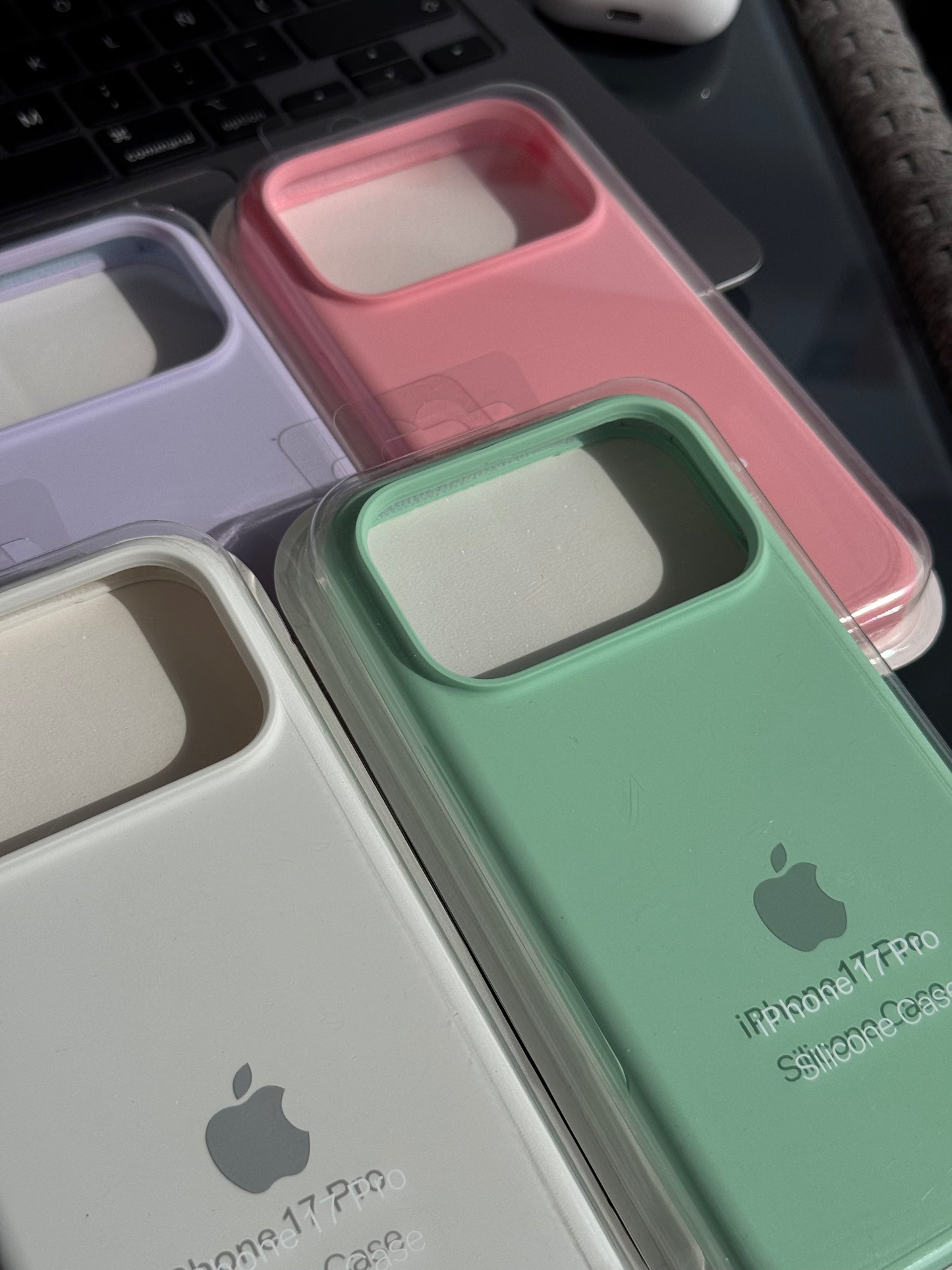Carcasa tipo original con logo: iPhone 17 PRO 📱