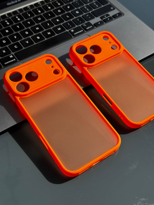 Carcasa bordes naranjos🧡 (iPhone 17Pro/17ProMax)