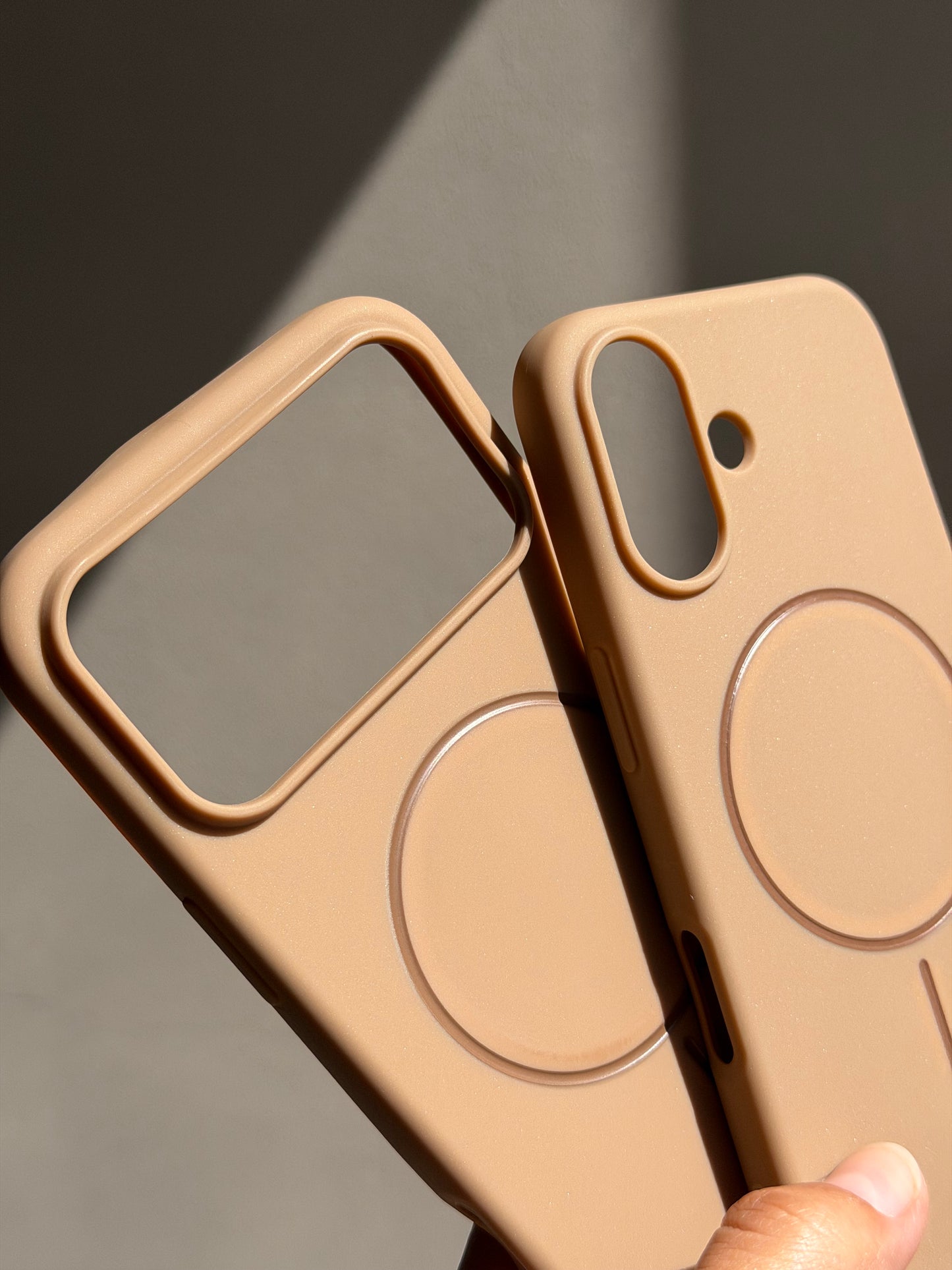 Carcasa de silicona en color café 🤎 iPhone 17/17Pro/17ProMax