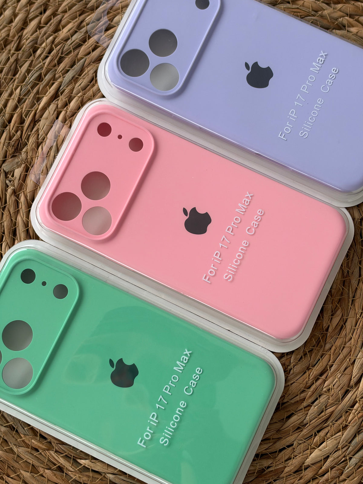 ¡NEW! Carcasa con logo, silicona, iPhone 17 ProMax📱