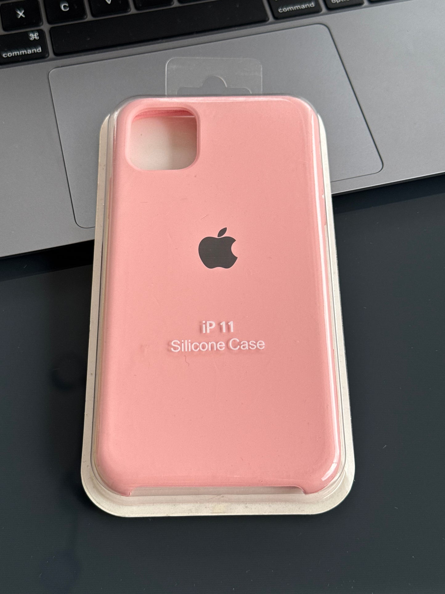 Carcasa tipo original, con abertura de cámara: iPhone 11 📱