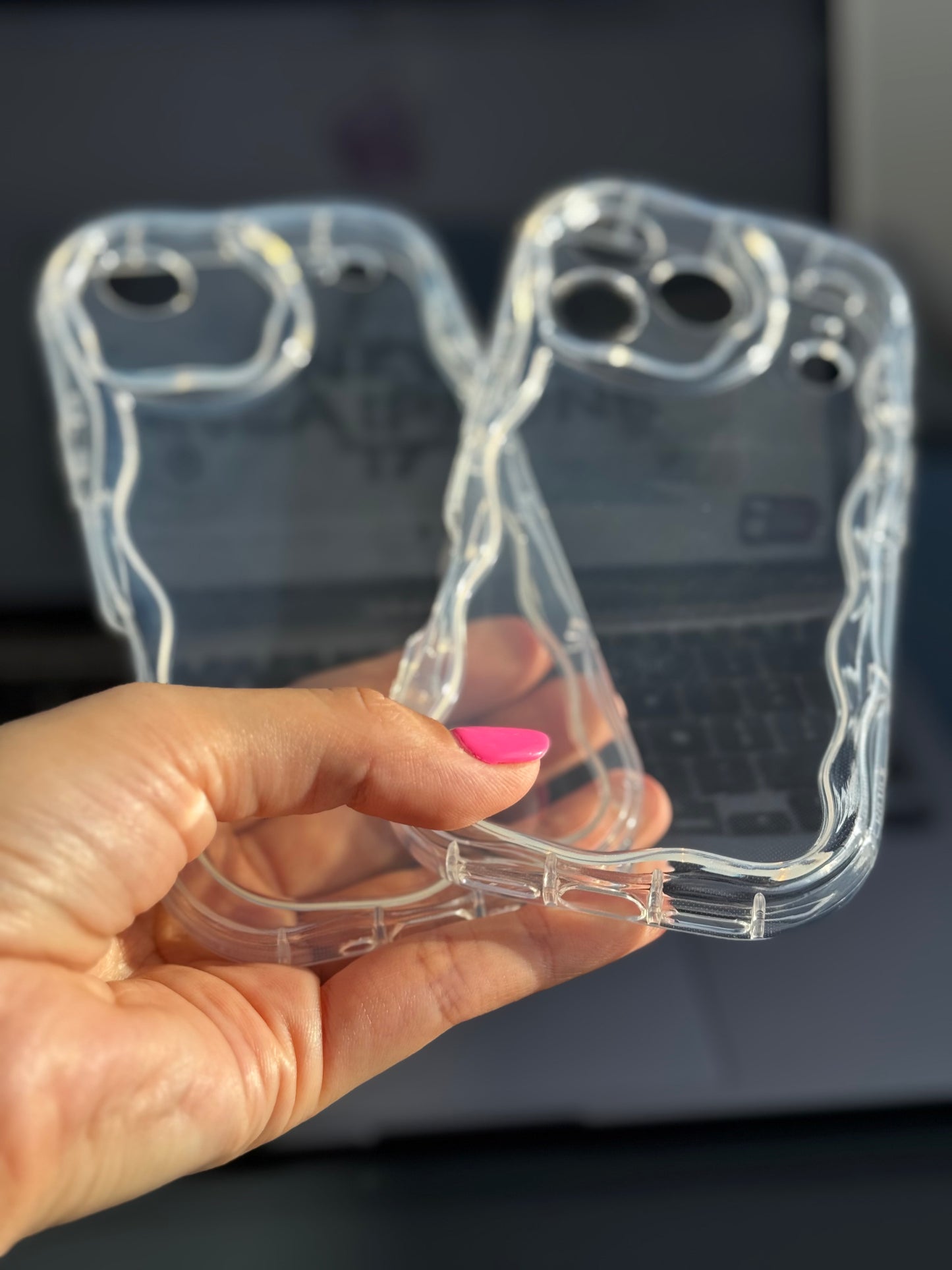 Carcasa transparente, bordes reforzados (nube☁️) línea iPhone “17”