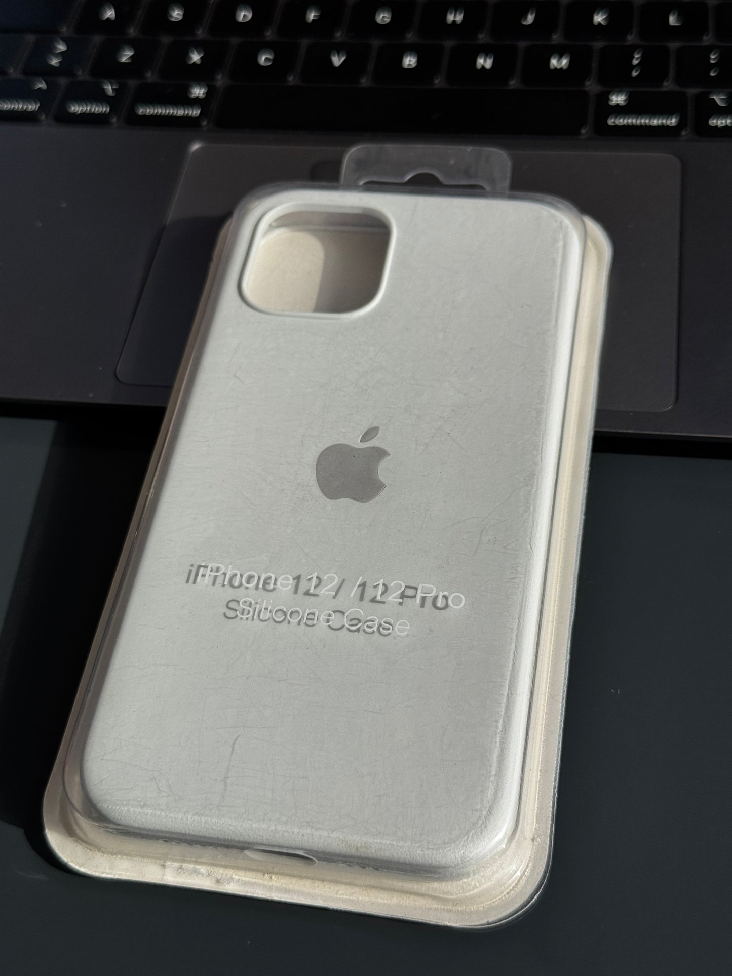 Carcasa tipo original, con abertura de cámara: iPhone 12/12PRO 📱