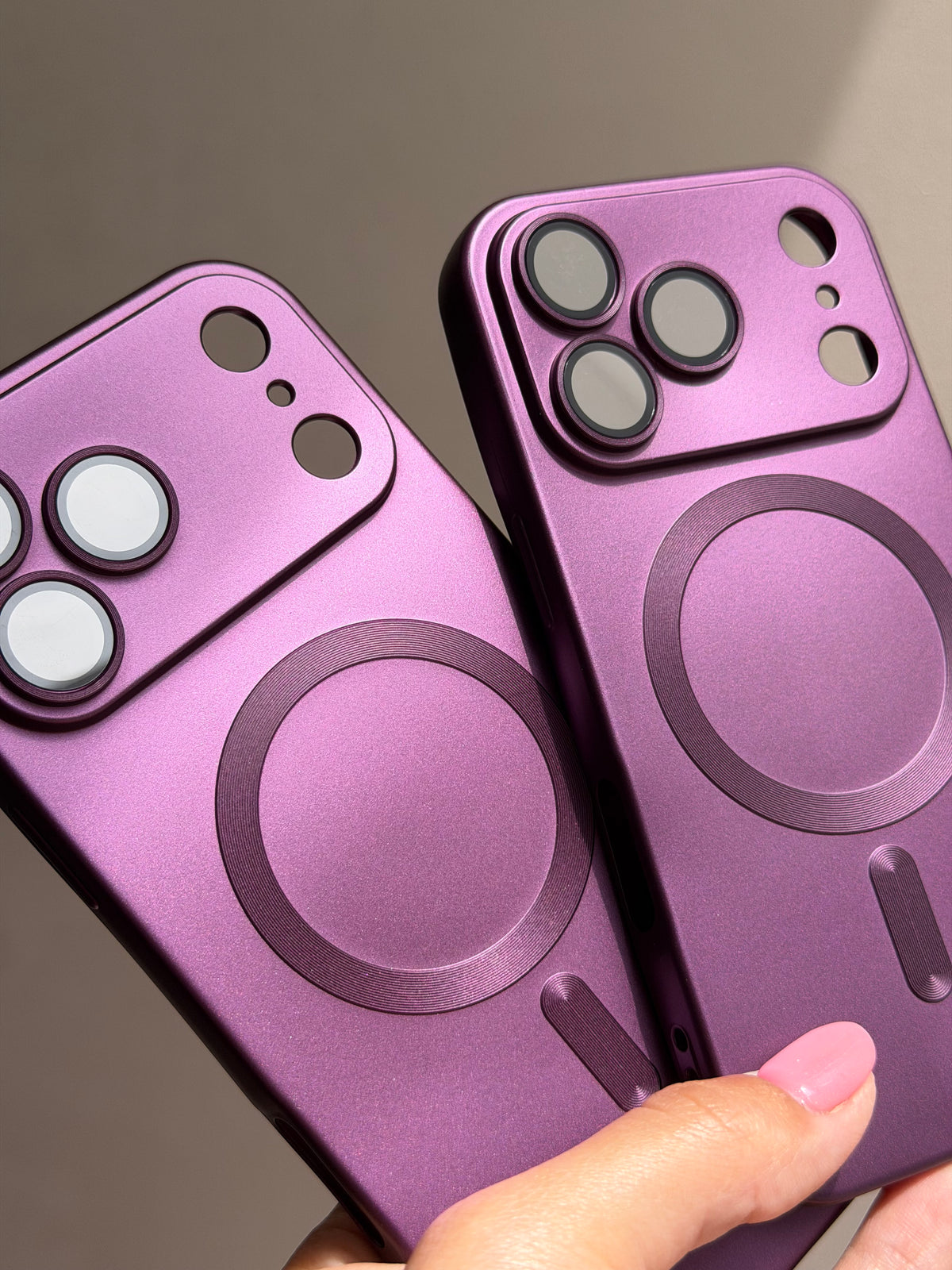 Carcasa Dark Berry 🩷 ( línea iPhone 17/18)