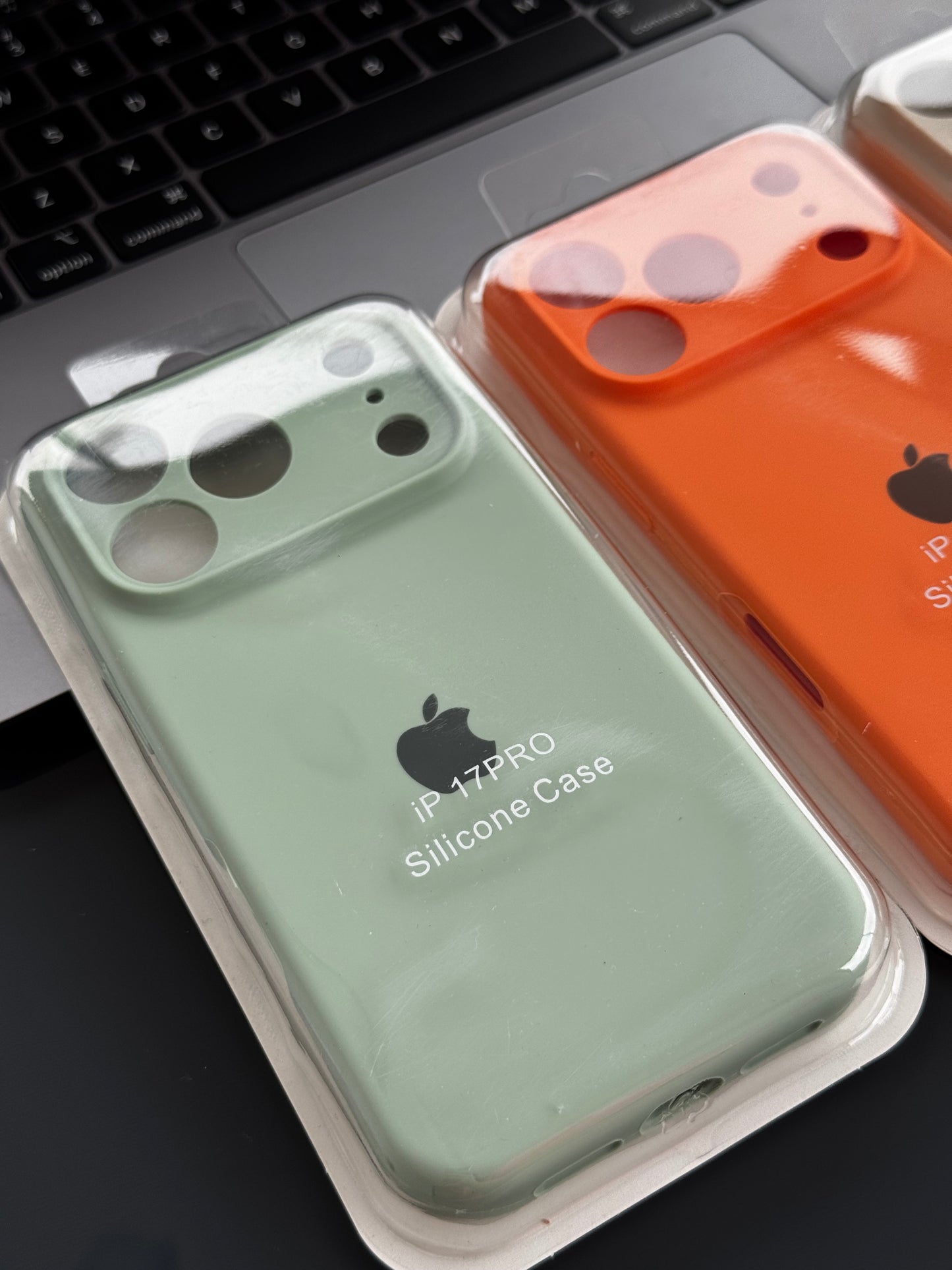 Carcasa tipo original con protección en cámara: iPhone 17PRO📱