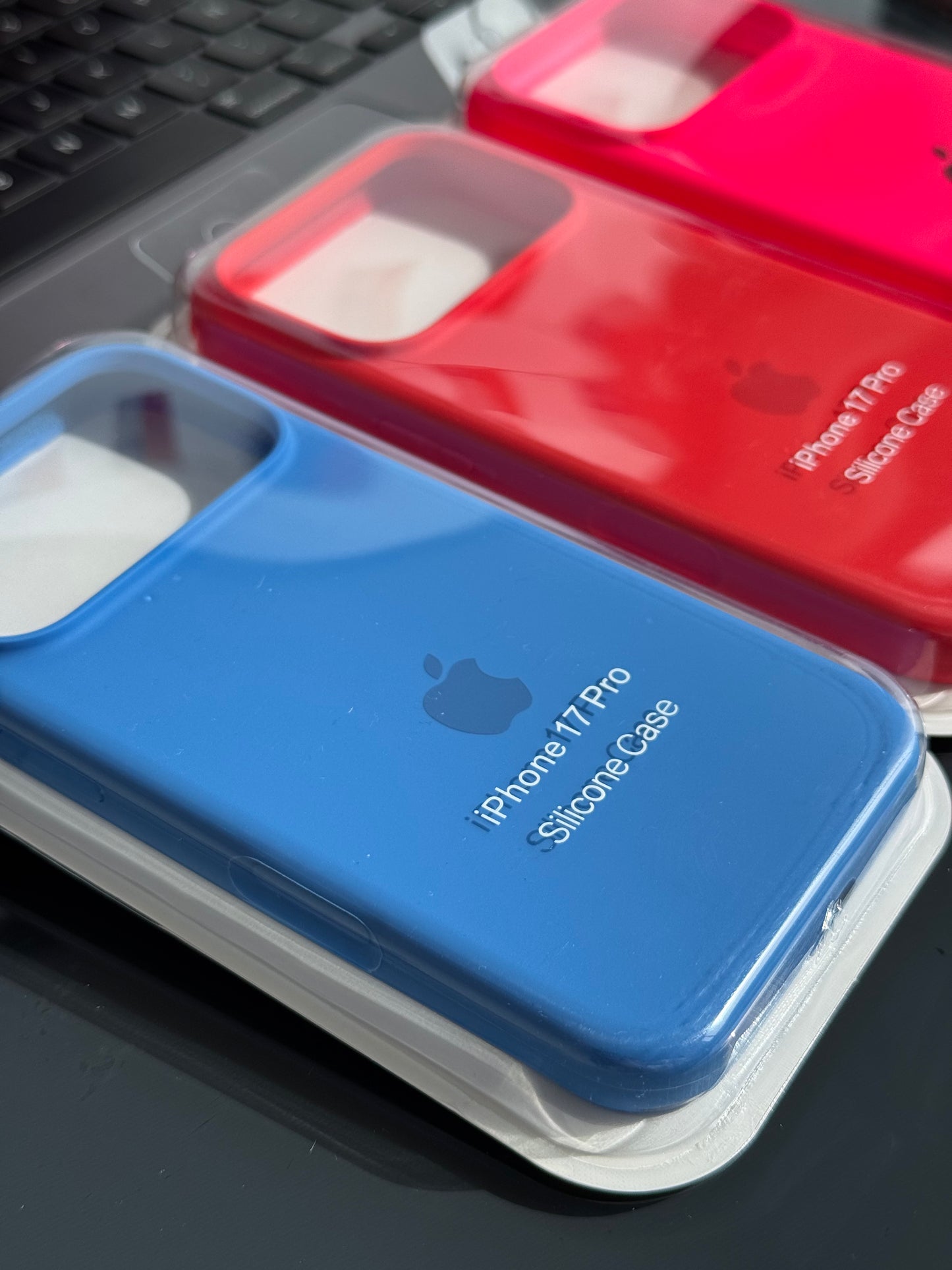 Carcasa tipo original con logo: iPhone 17 PRO 📱