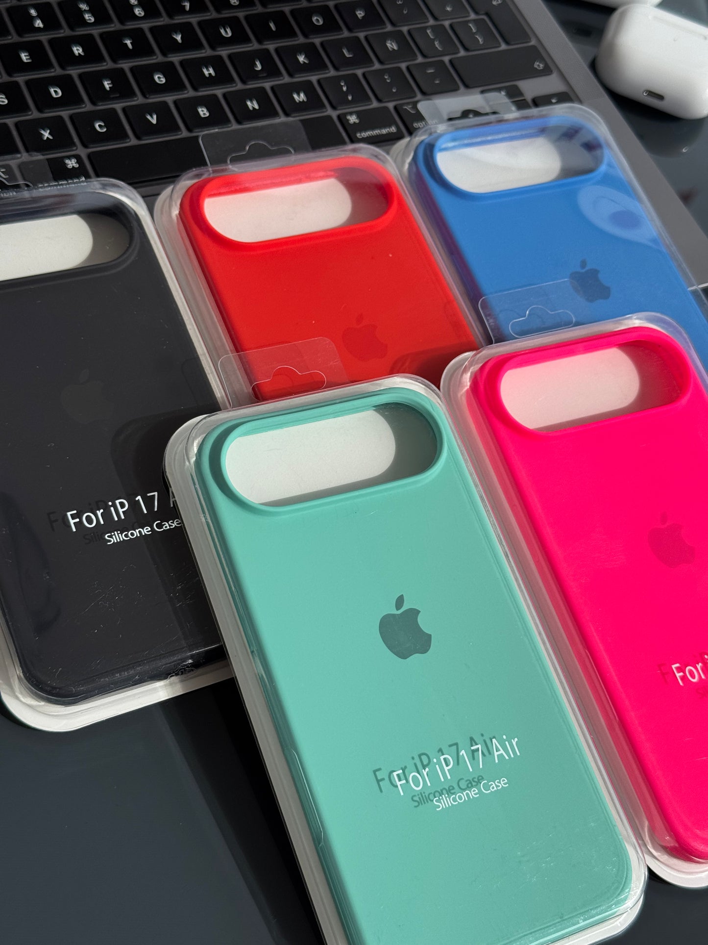 Carcasa tipo original con logo: iPhone 17 AIR 📱
