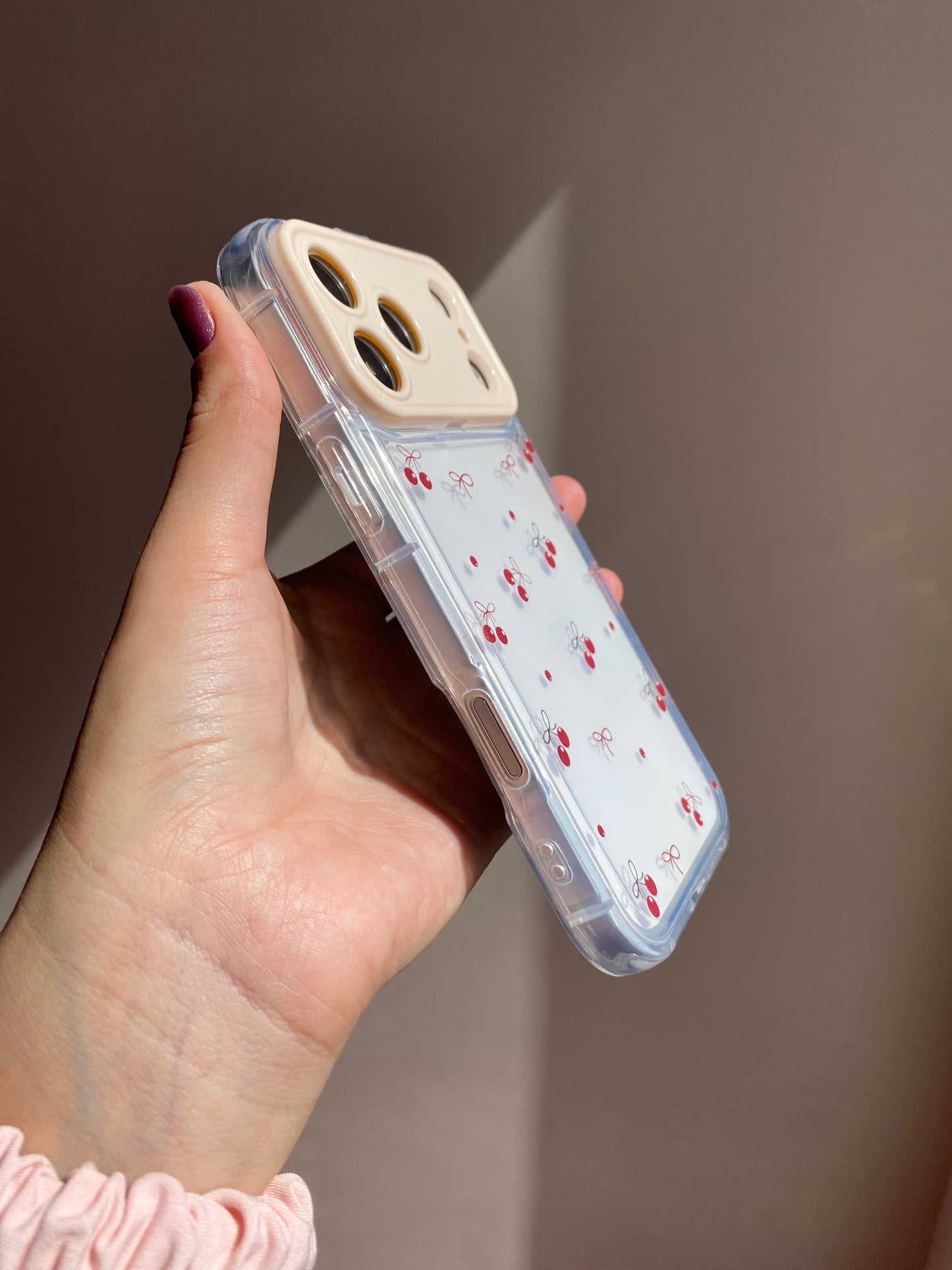 Carcasa Cherry c/ tapa y espejo 🍒 (iPhone 17/17pro/17promax)