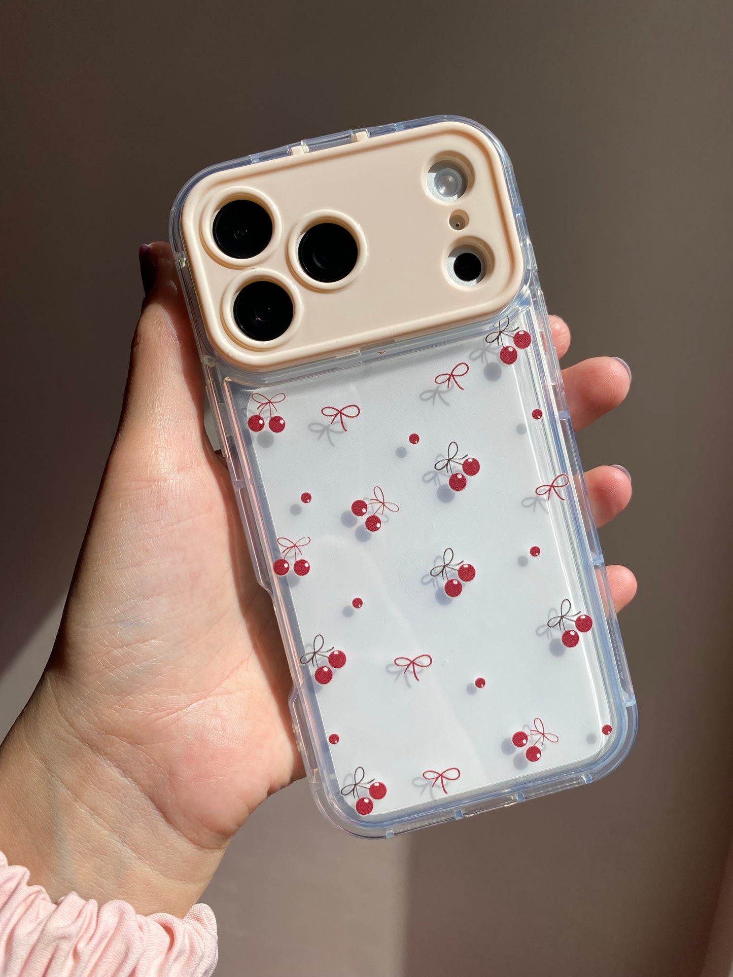 Carcasa Cherry c/ tapa y espejo 🍒 (iPhone 17/17pro/17promax)
