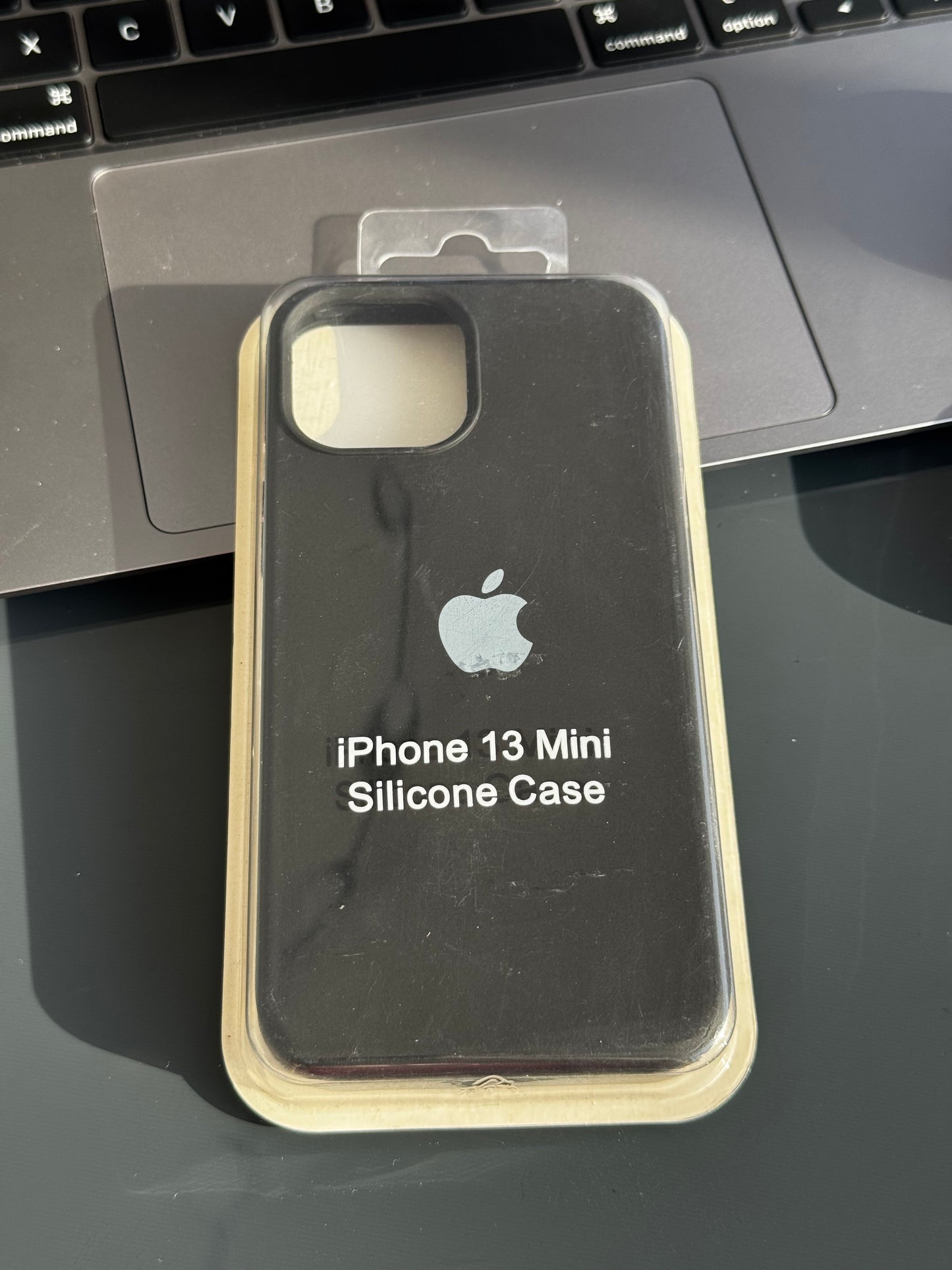 Carcasas silicona tipo original con logo: iPhone 13 MINI 📱