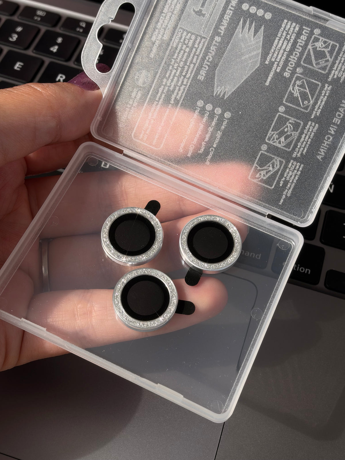 Protector para cámara individual: Plateado brillos ✨ (18Pro/18ProMax)