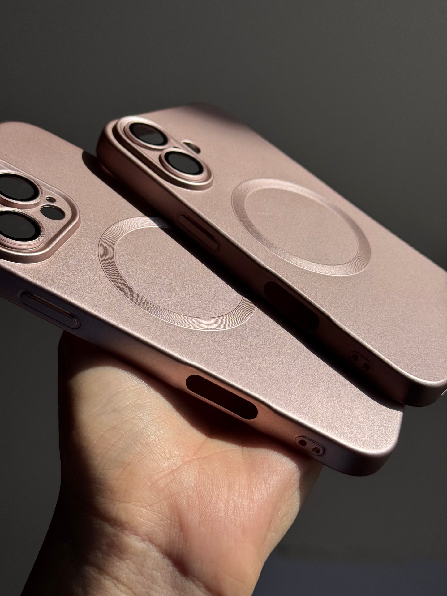 Carcasa MagSafe rosegold, con protección en cámara 📷