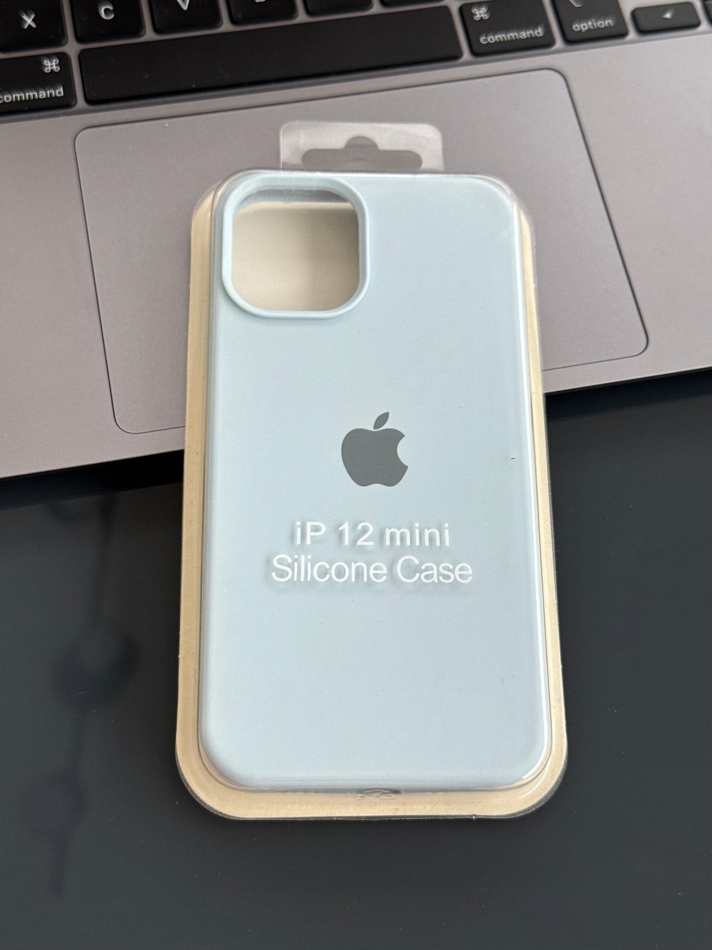 Carcasa tipo original con abertura en cámara: iPhone 12MINI📱