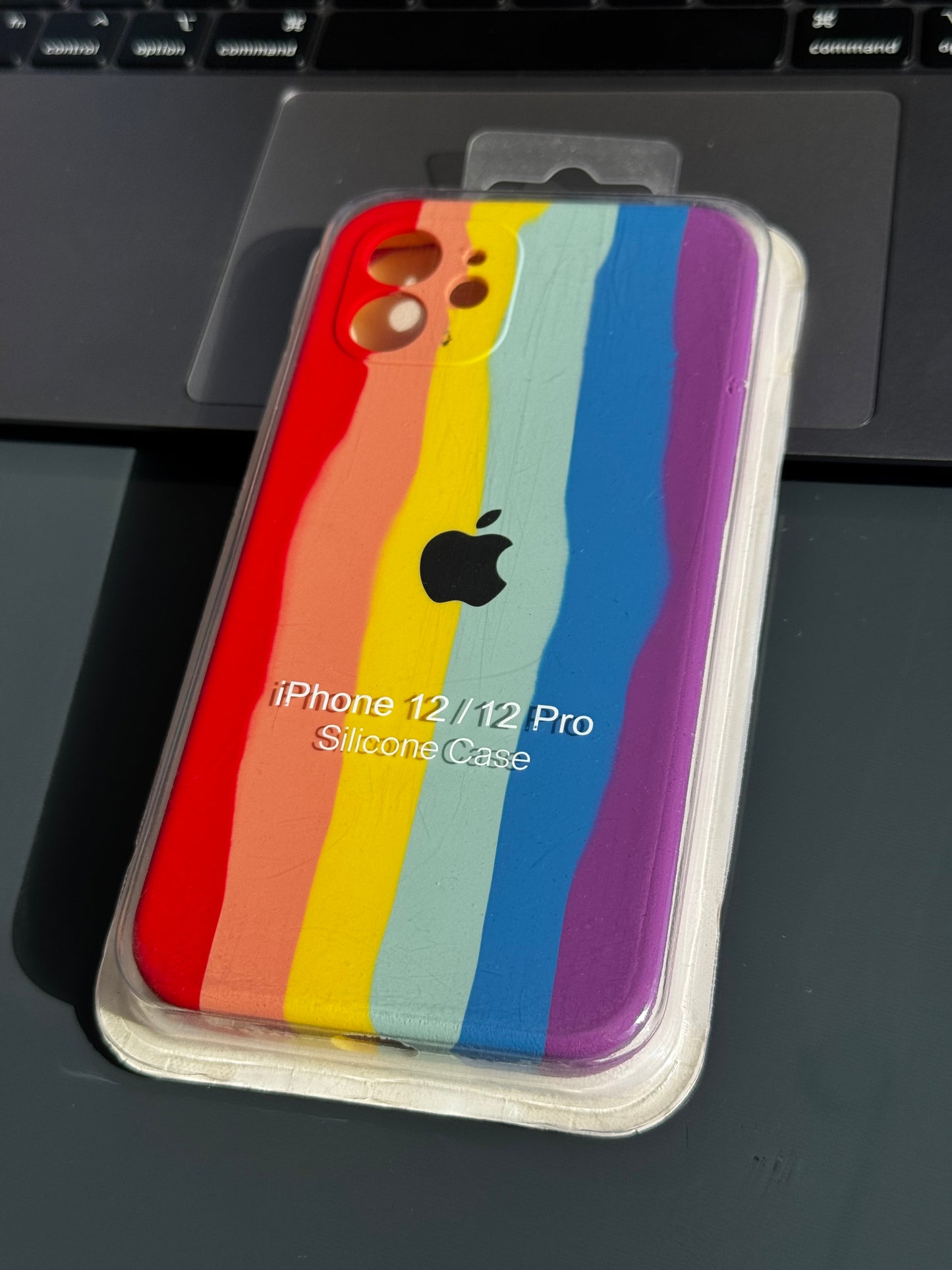 Carcasa tipo original, diseño arcoíris 🌈  iPhone 12 normal 📱
