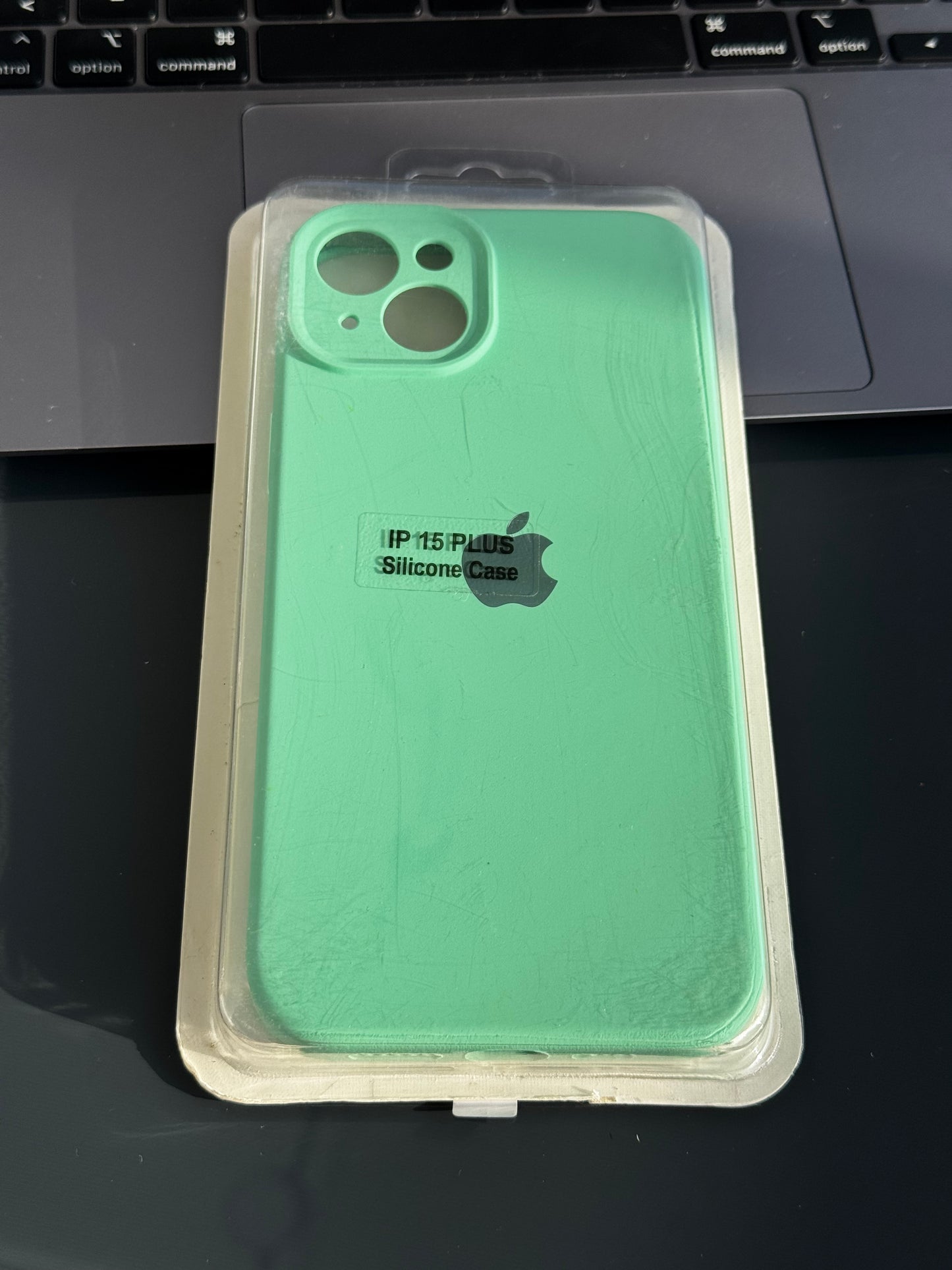 Carcasa tipo original con protección en cámara: iPhone 15PLUS 📱