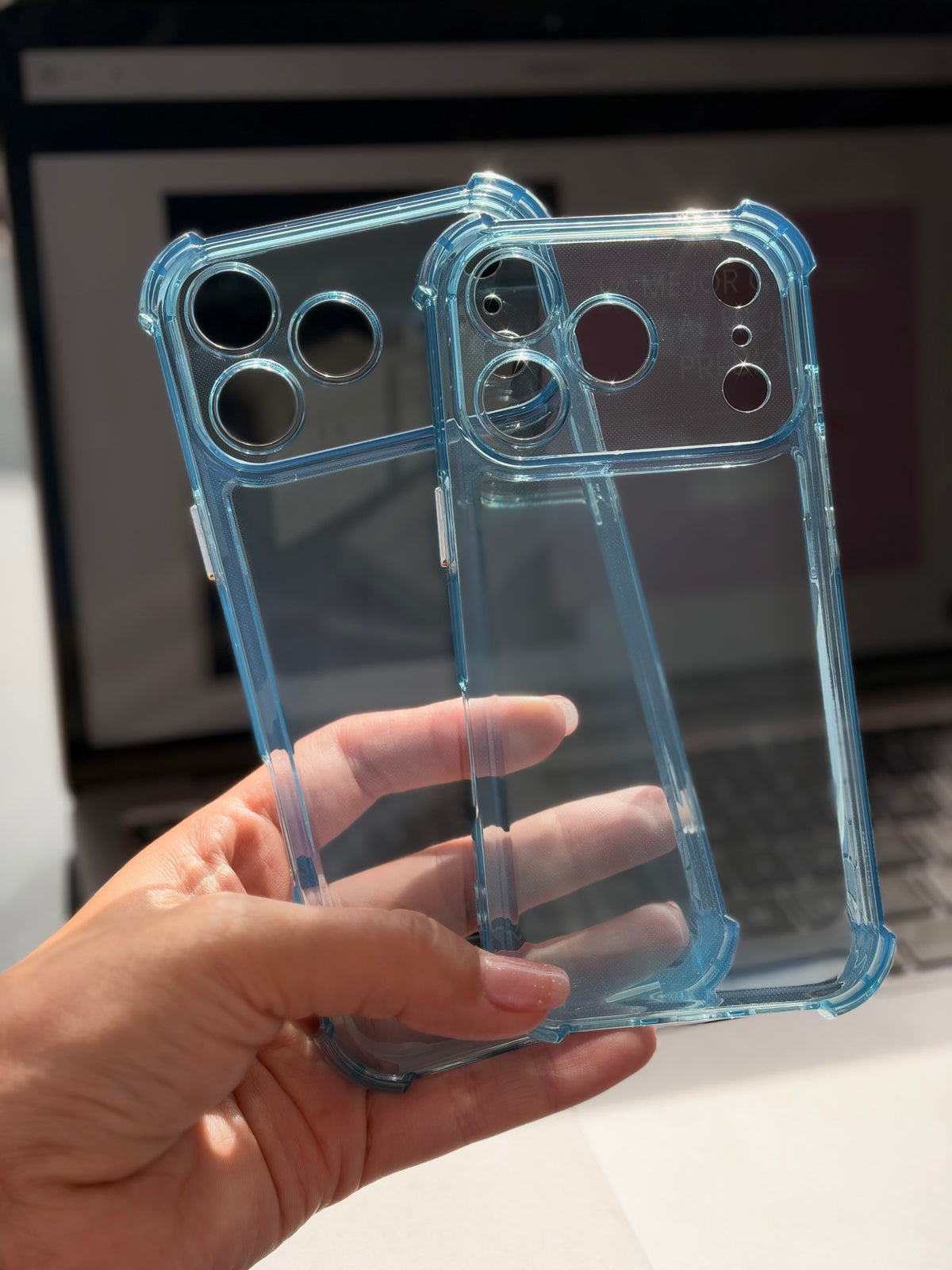 Carcasa transparente, borde reforzado. Blue 🩵 (17Pro/17PM, compatible 18Pro/18PM)